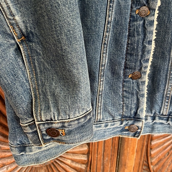 Gap Sherpa Lined Denim Jacket - Picture 2 of 5